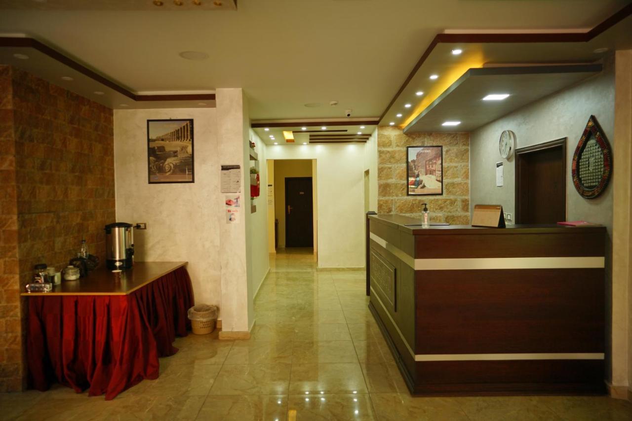 Petra Sofsaf Hotel Wadi Musa Bagian luar foto